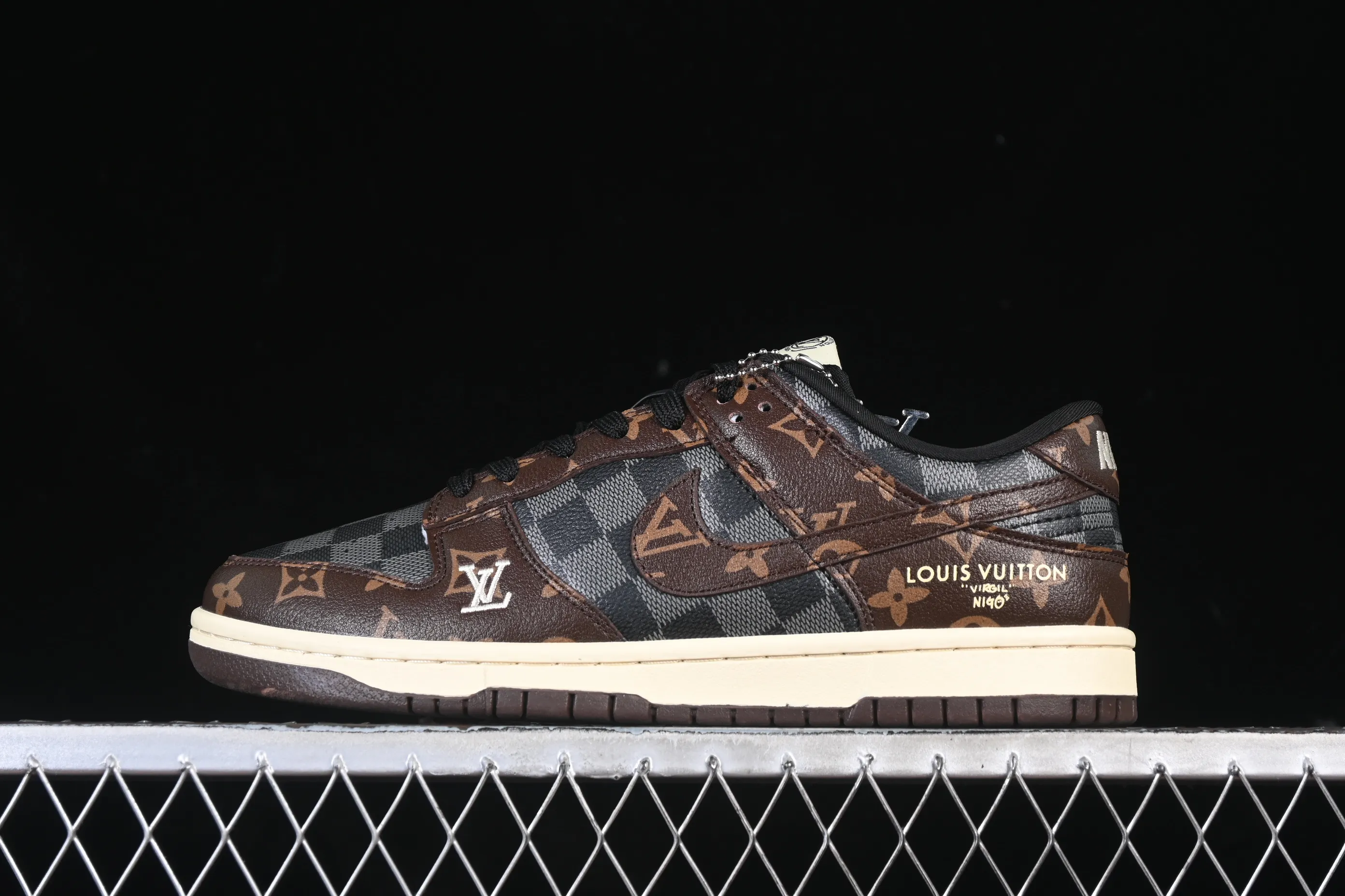 All categories Nk SB Dunk Series Nk SB Dunk Low High-end customized low-top sneakers Nike SB Dunk Low LV co-branded Gray Coffee High-end customized low-top casual sneakers SC0601-453